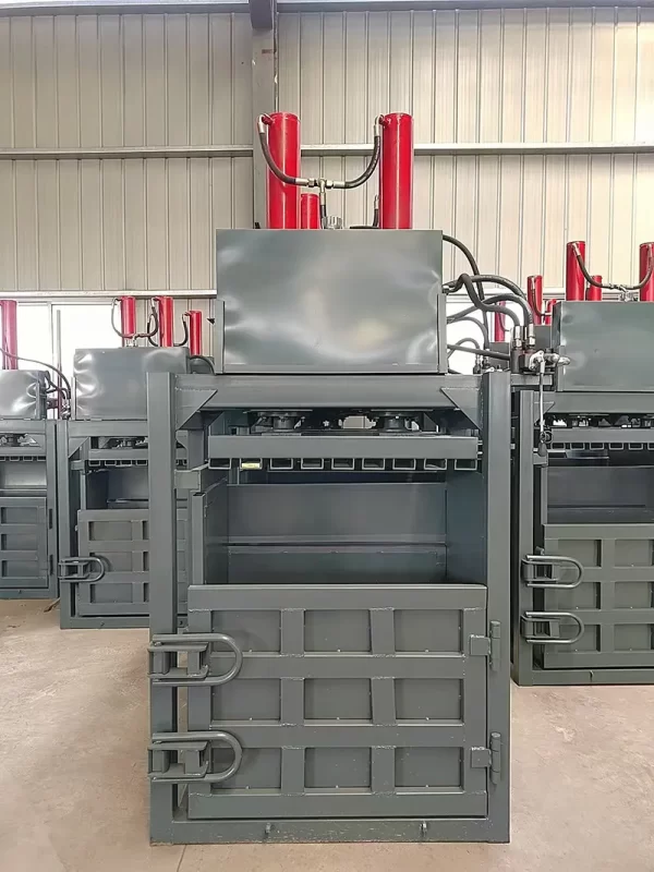 60 ton hurda kağıtları balyalayan diken hurda pres makinesi